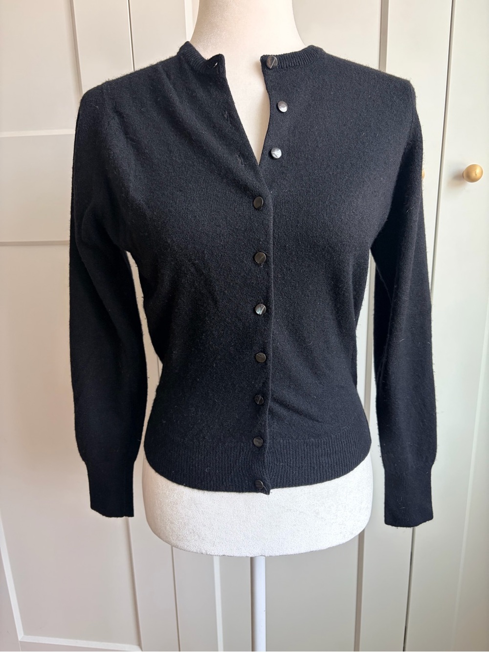 Nash Vintage Cashmere Women's Black Button-Front Crewneck Cardigan | S